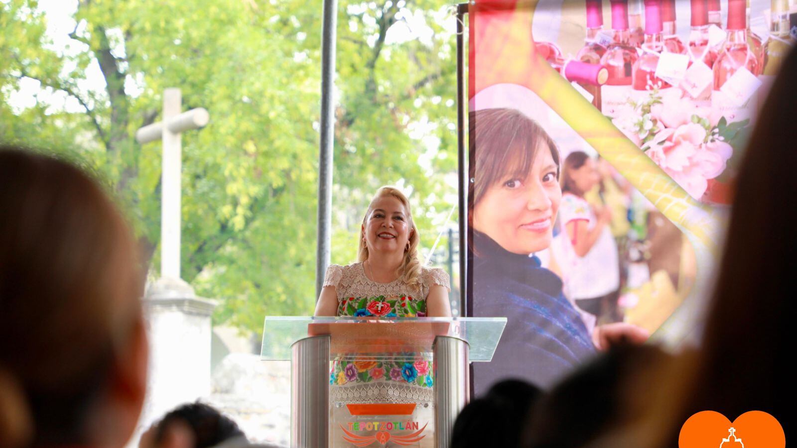 ‘Gely’, presidenta municipal de Tepotzotlán, inaugura feria Latido Artesano 2025